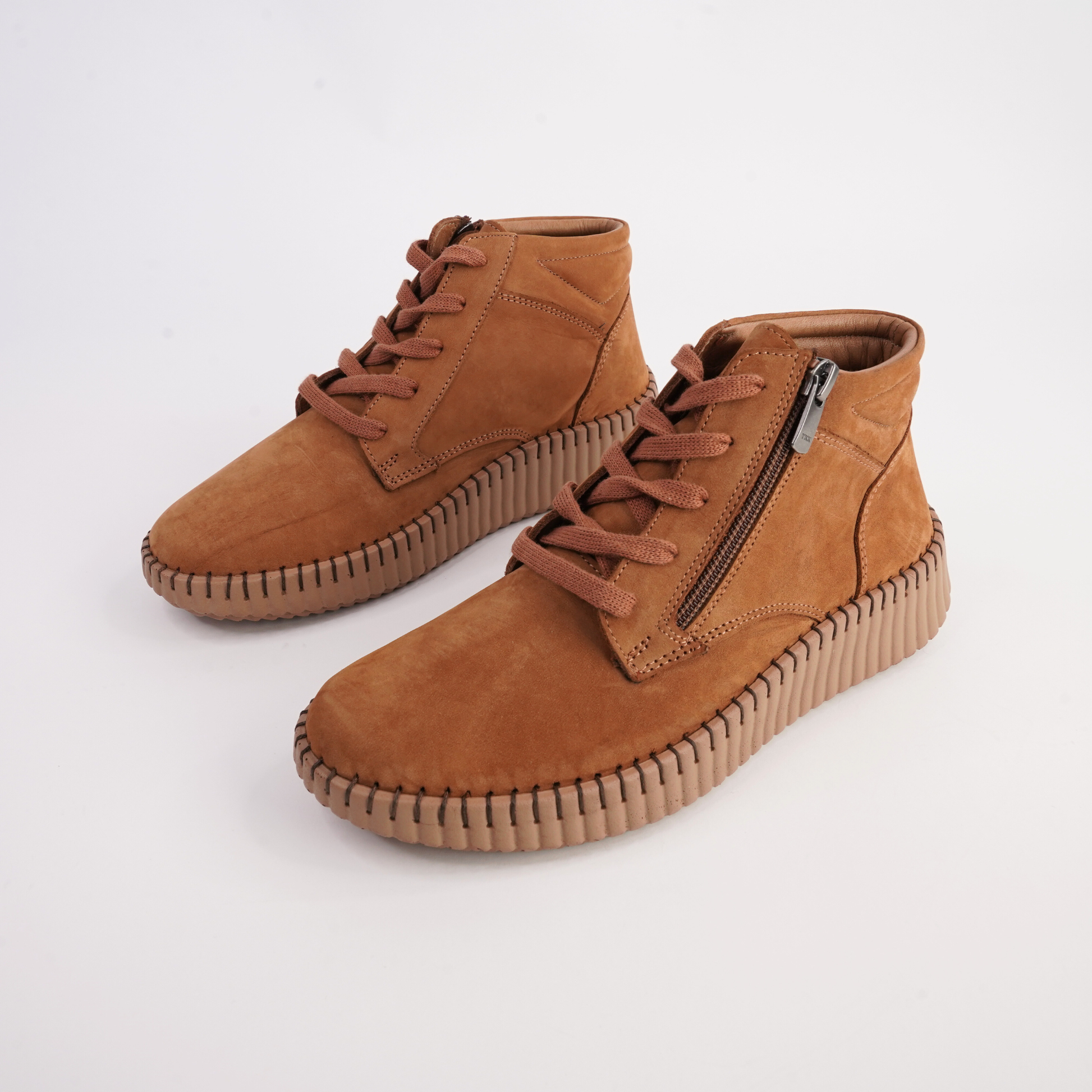 Venetzia Coconut Nubuck Boots - SALA | Shouz