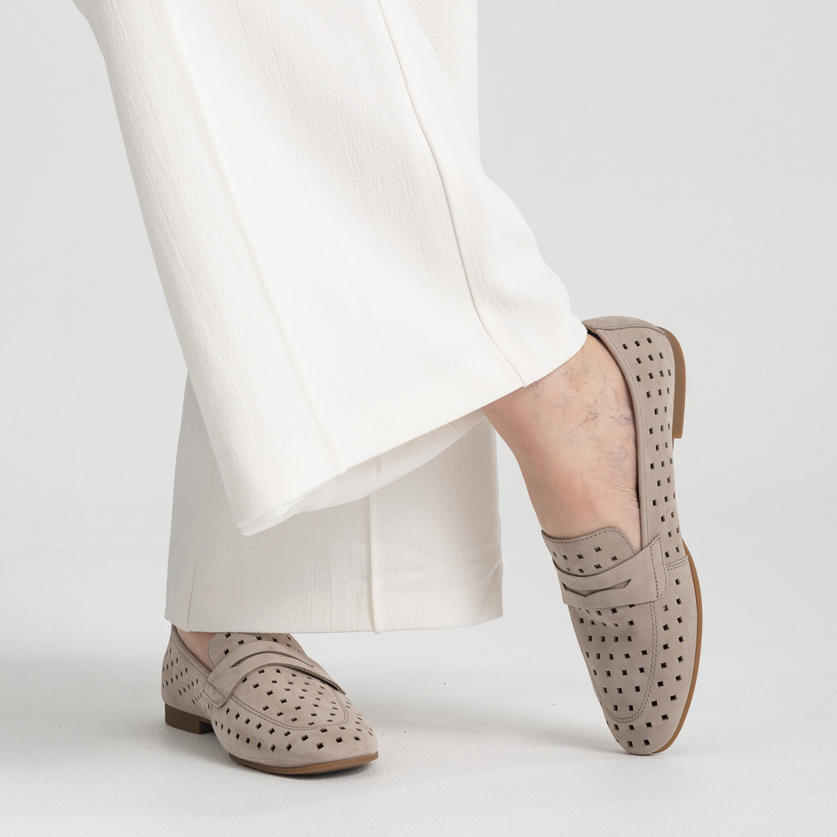 Dorothy Linen Nubuck Leather Loafers - GABOR | Shouz