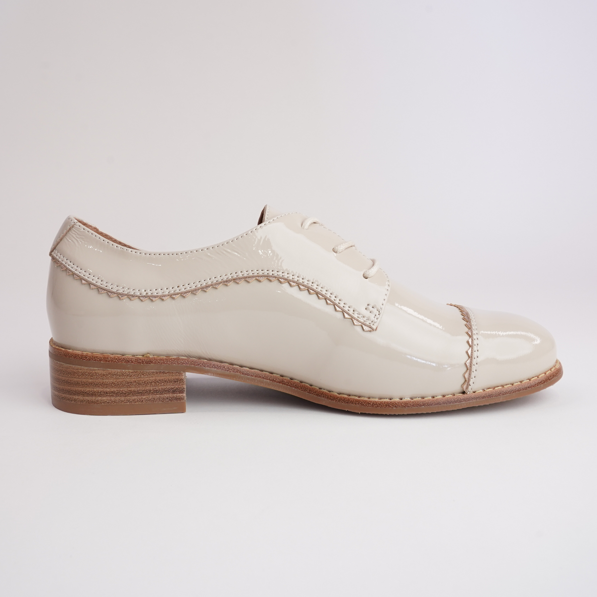 Alpopo Nude Patent Lace-up Flats - BRESLEY | Shouz