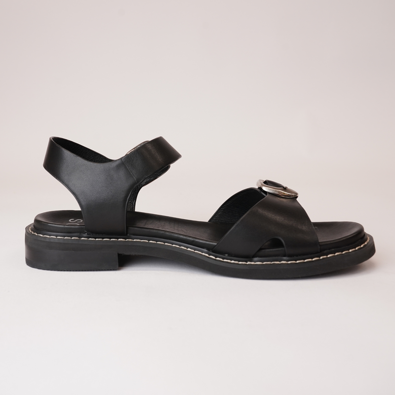 Ornice Blalck Leather Sandals