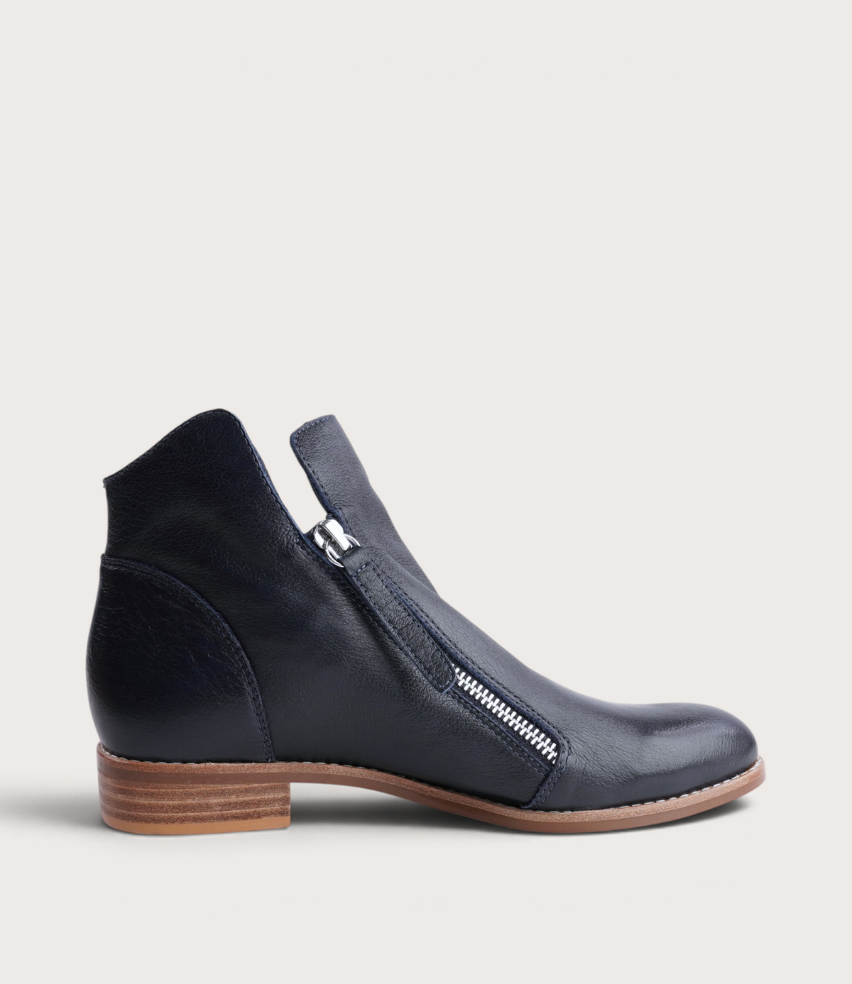 Norys Navy Leather Ankle Boots - DJANGO AND JULIETTE | Shouz