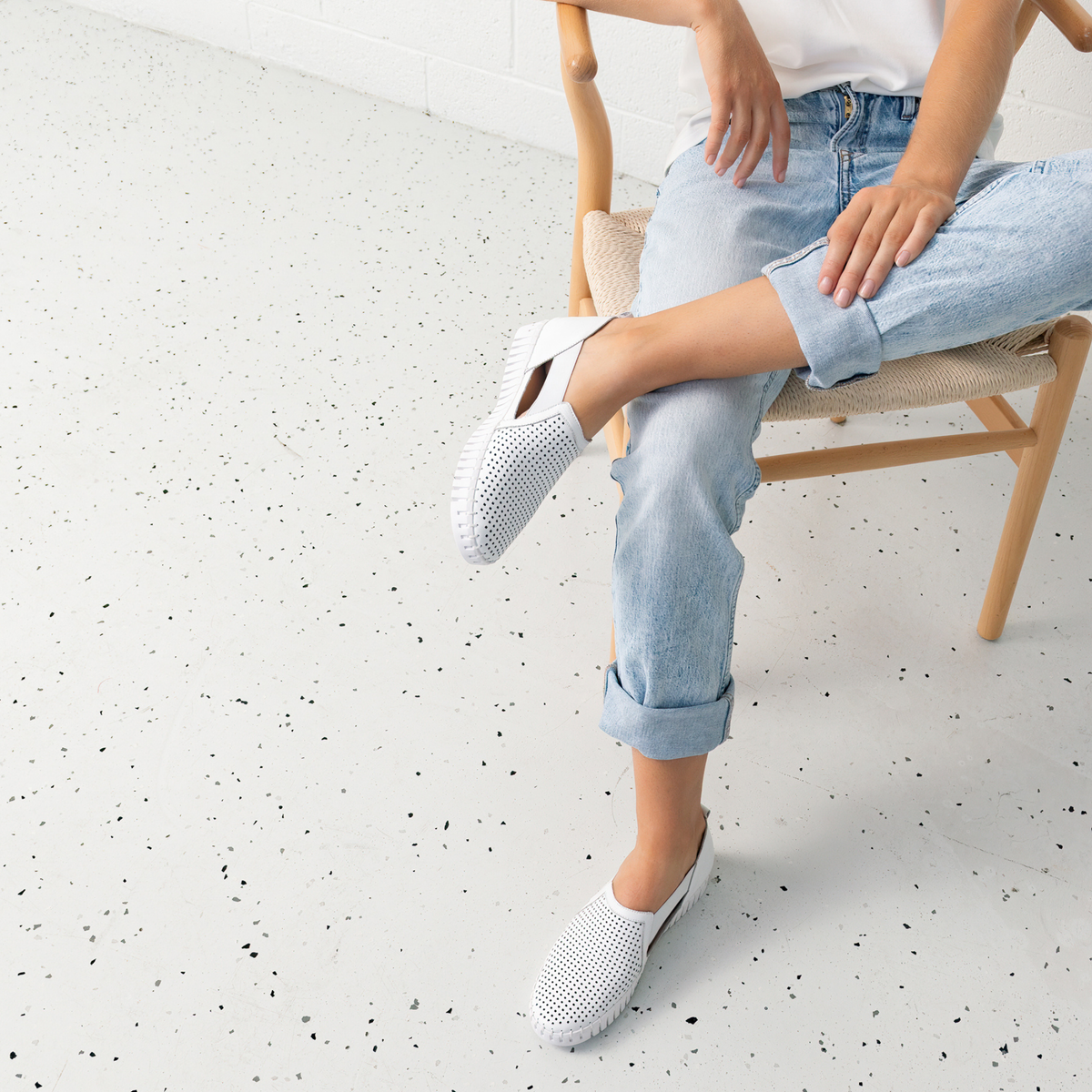 Habiki White Leather Sneakers - DJANGO AND JULIETTE | Shouz