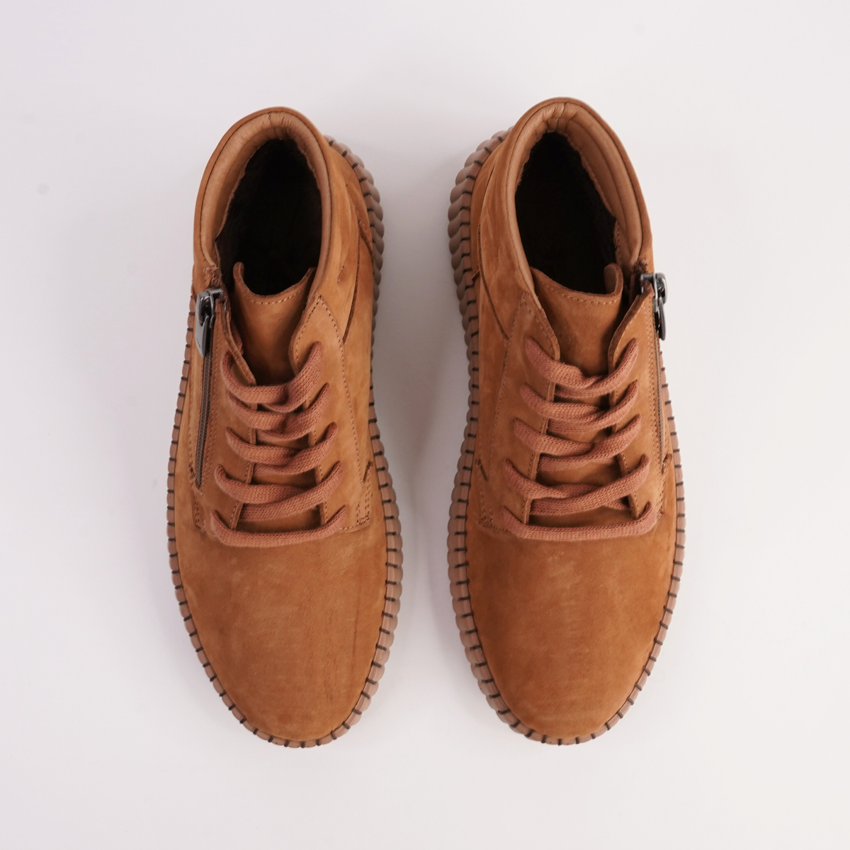 Venetzia Coconut Nubuck Boots - SALA | Shouz