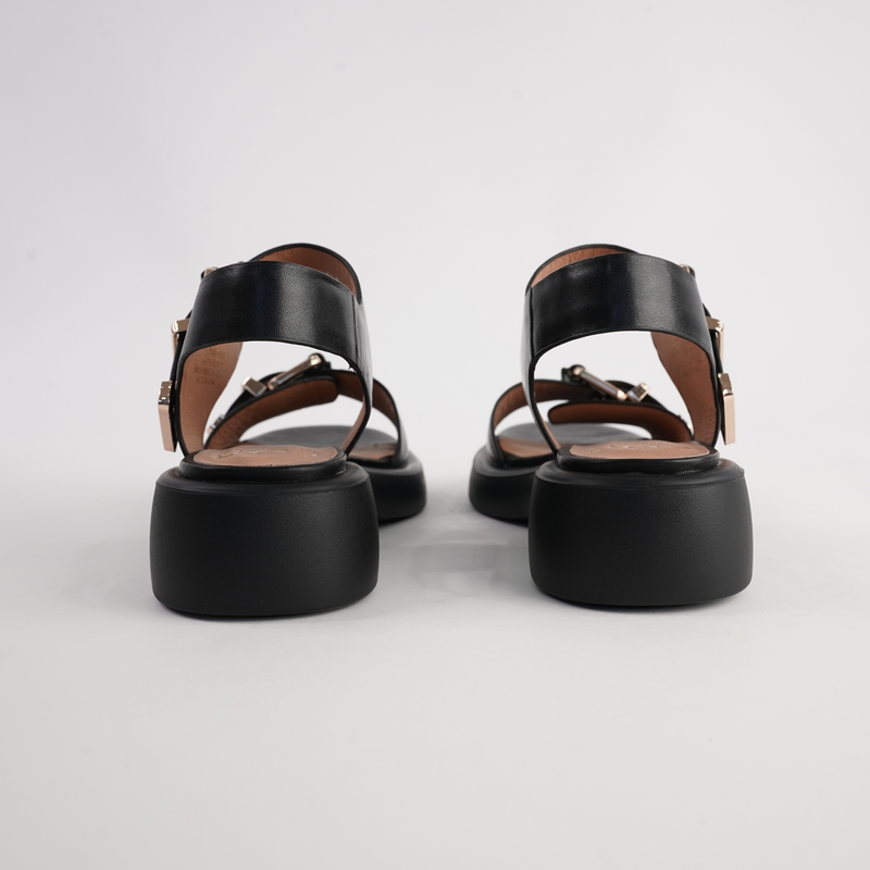 Ele Black Leather Sandals