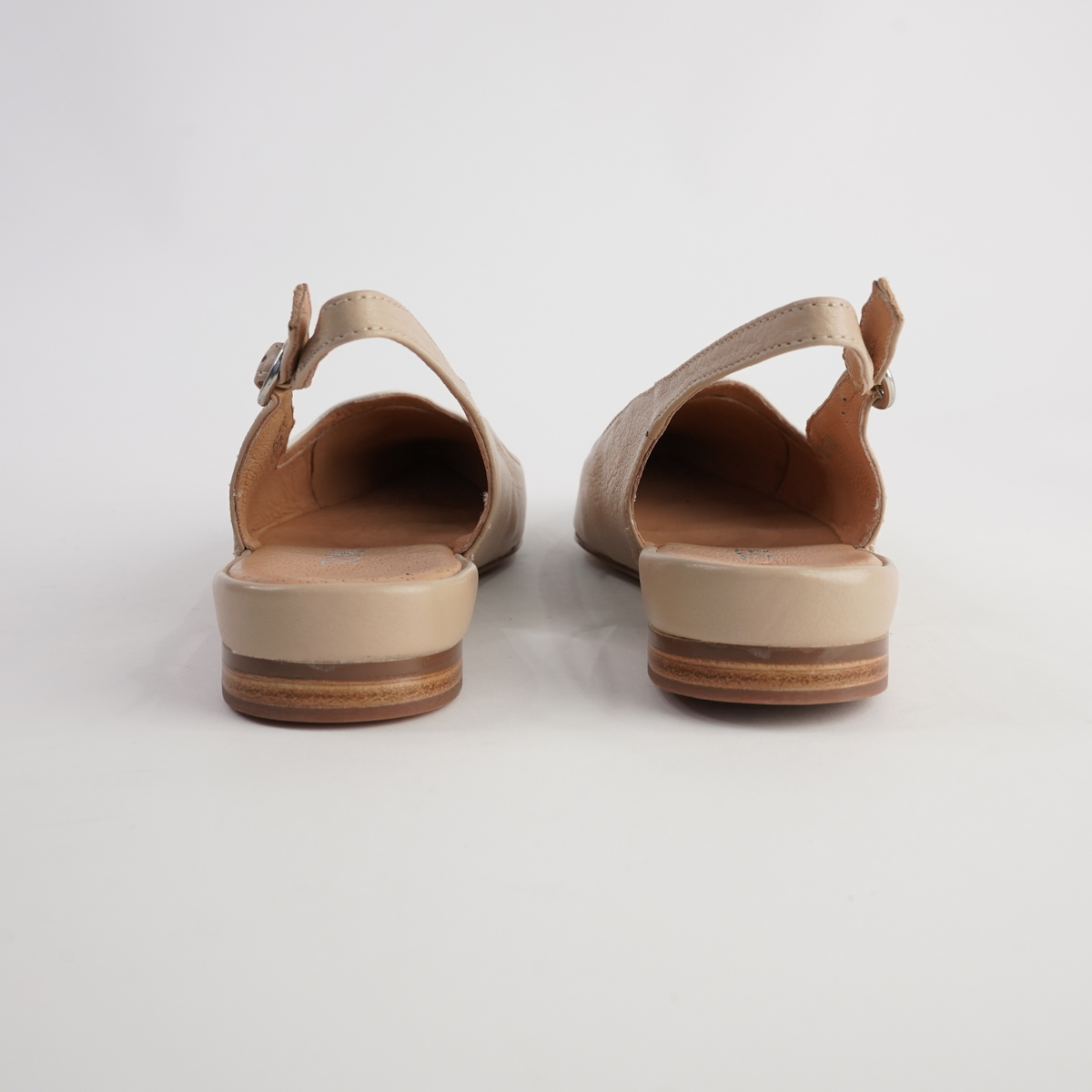 Yeska Camel Leather/ Ivory Flats - TOP END | Shouz