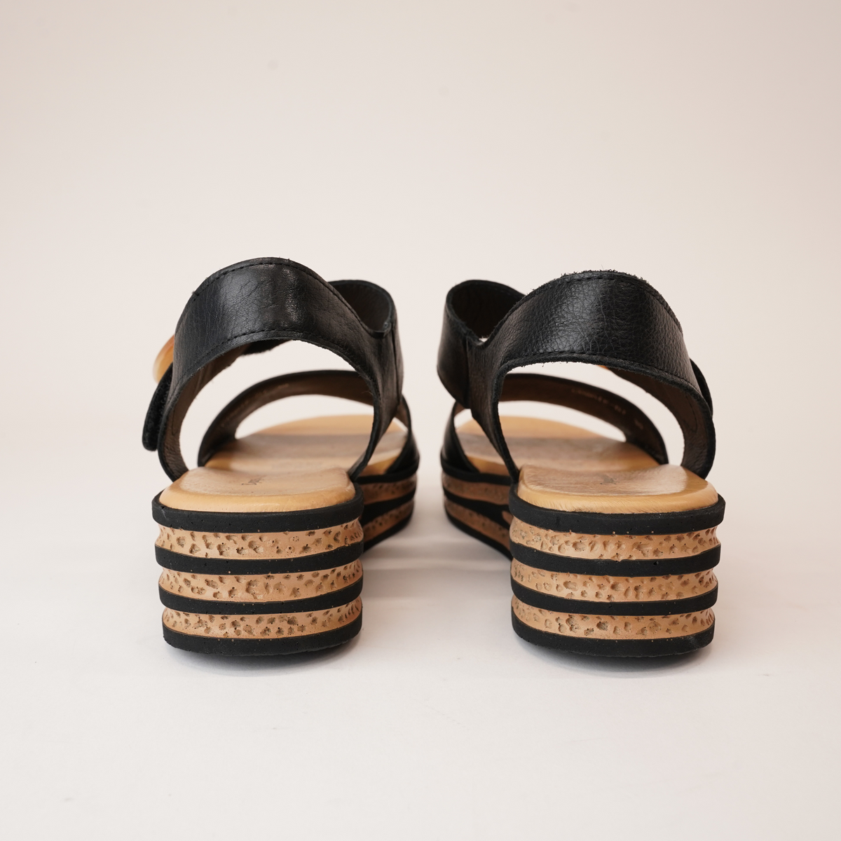 Cubbie Black Leather Sandals - DJANGO AND JULIETTE | Shouz
