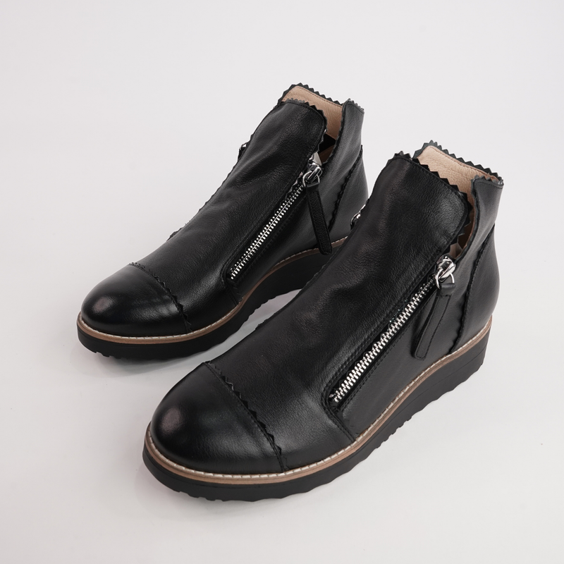 Ooday Black Leather / Black Patent Ankle Boots
