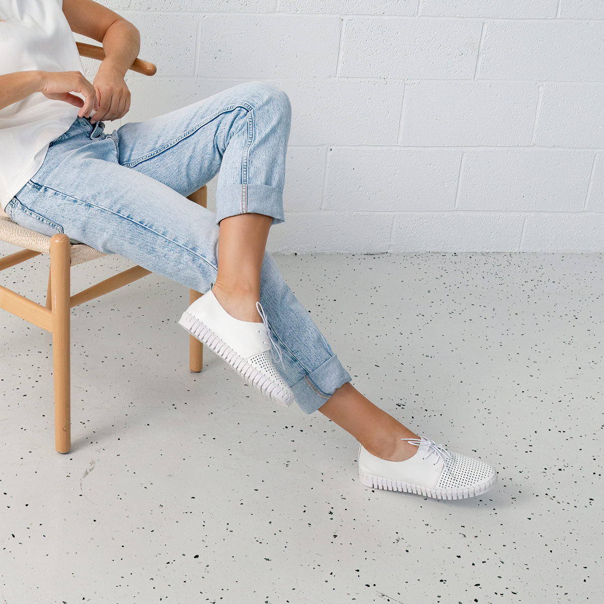 Huston White Leather Sneakers - DJANGO AND JULIETTE | Shouz