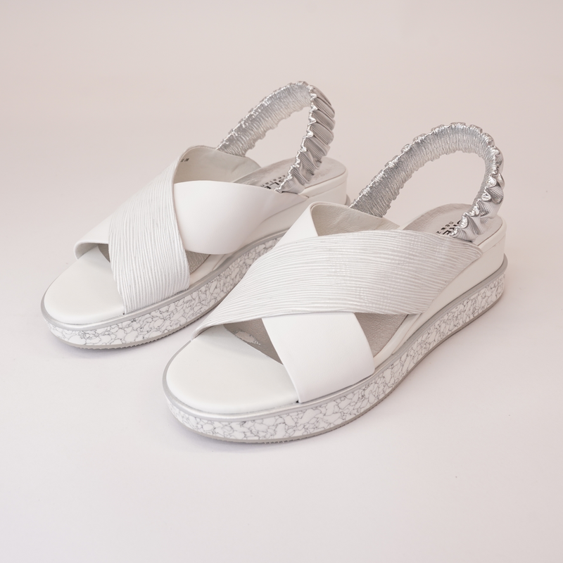 Debacle White/Silver Leather Sandals