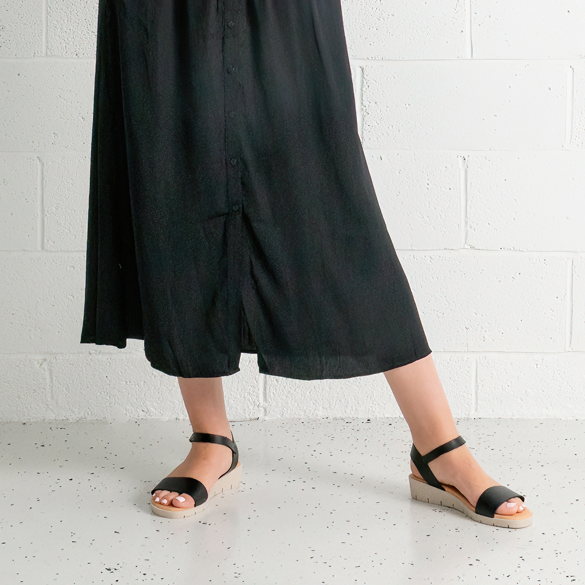 Bella Black Leather Sandals - NU BY NEO | Shouz