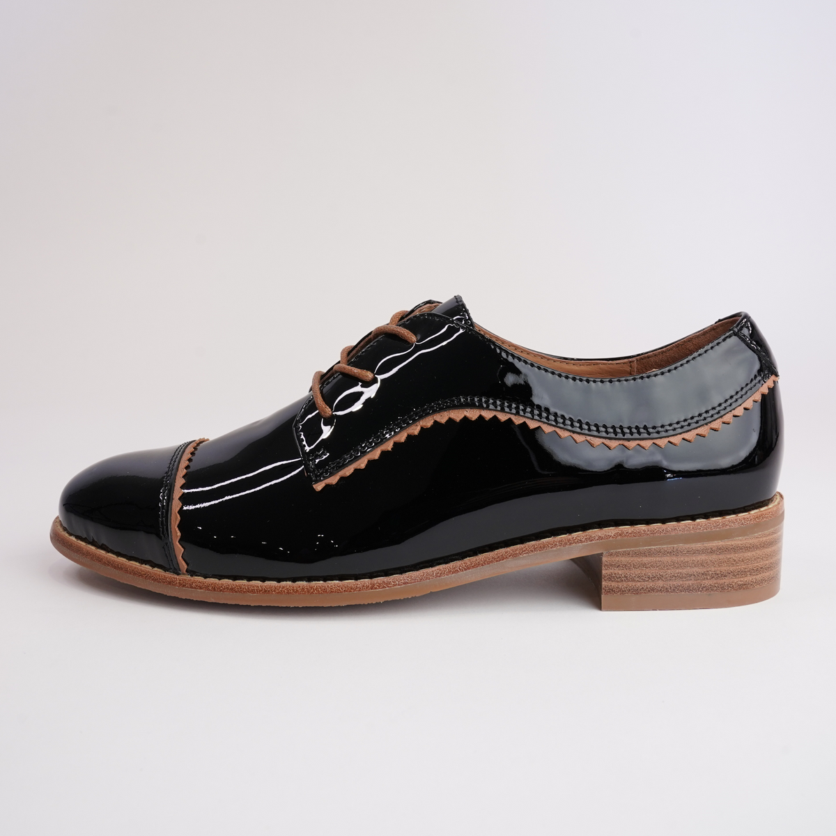 Alpopo Black Patent Lace-up Flats - BRESLEY | Shouz