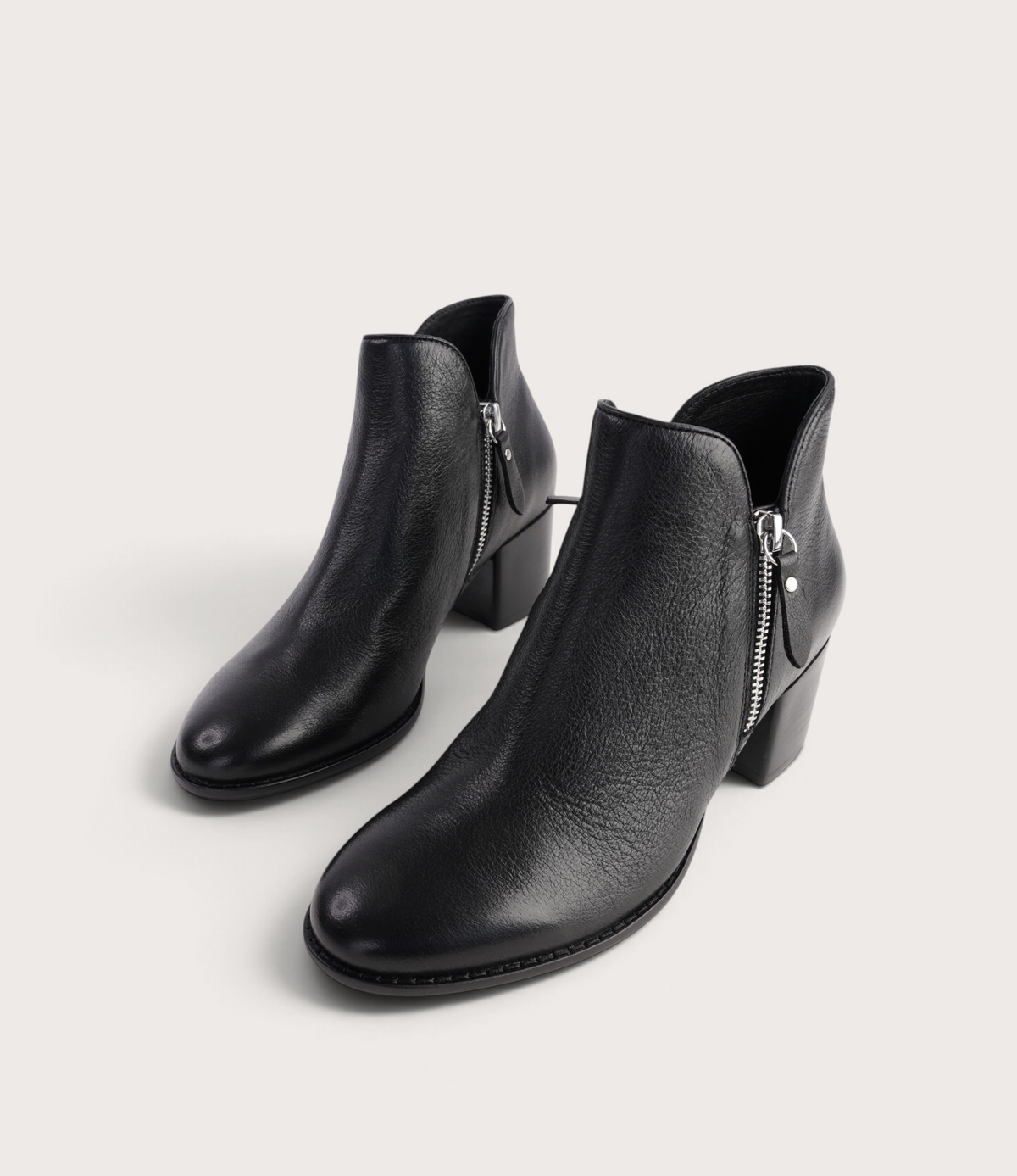 Mitysue Black.Leather/ Black Ankle Boots - DJANGO AND JULIETTE | Shouz
