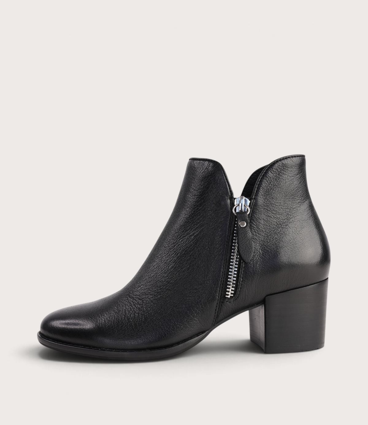 Mitysue Black.Leather/ Black Ankle Boots - DJANGO AND JULIETTE | Shouz