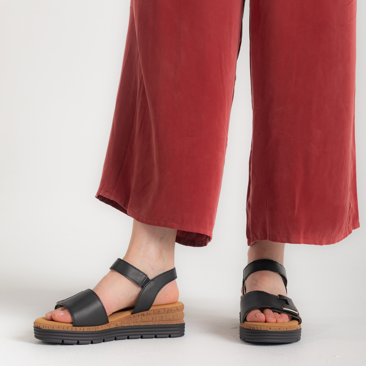 Inez Black Leather Sandals - GABOR | Shouz