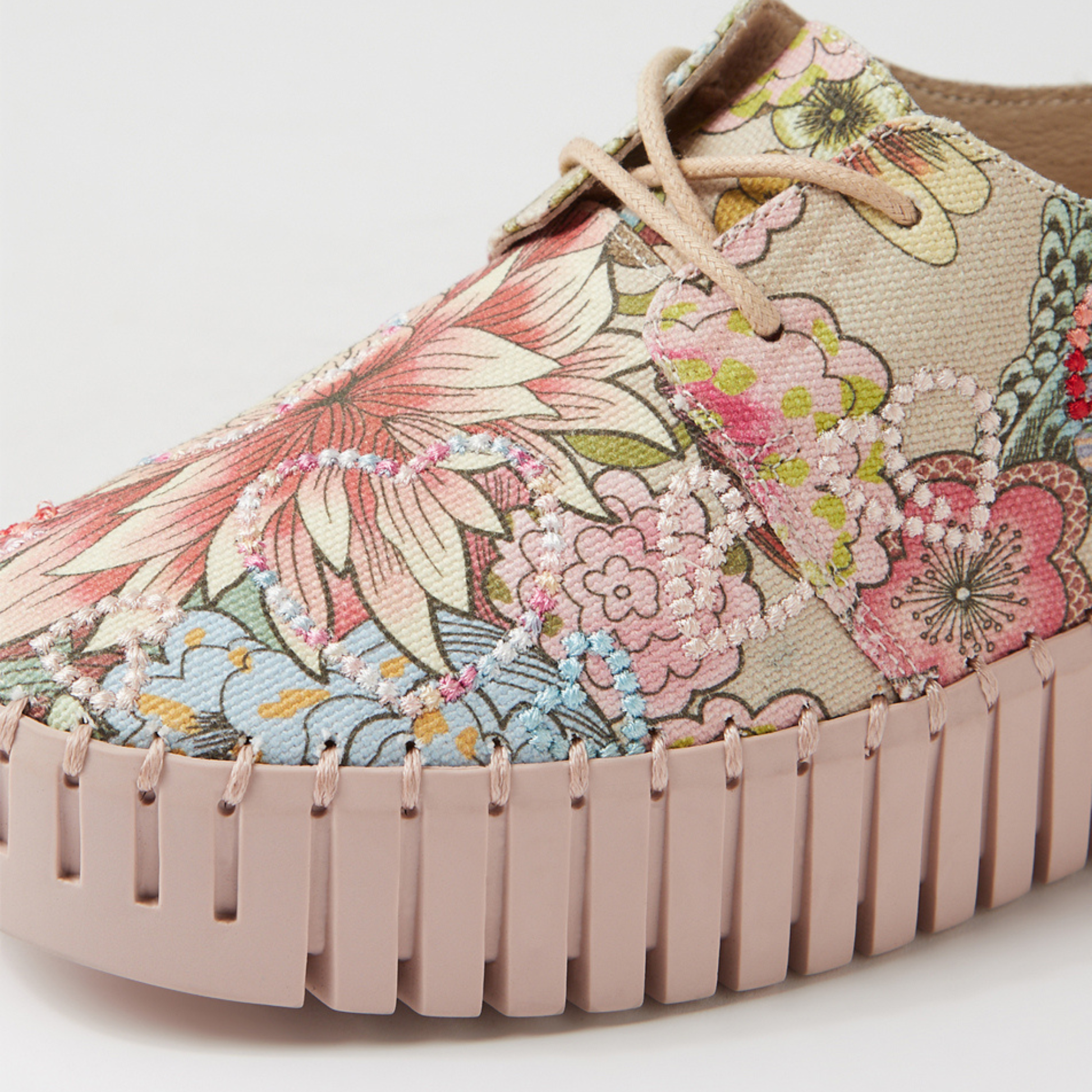 Battas Nude Multi Sneakers - DJANGO AND JULIETTE | Shouz