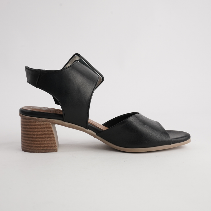 San Anton Black Leather Heels