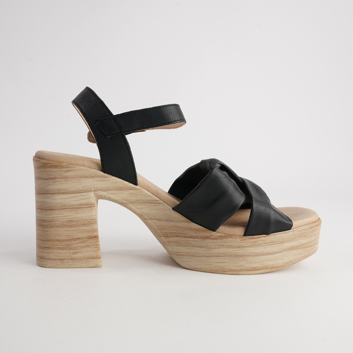 Odessa Negro Leather Heels - NU BY NEO | Shouz