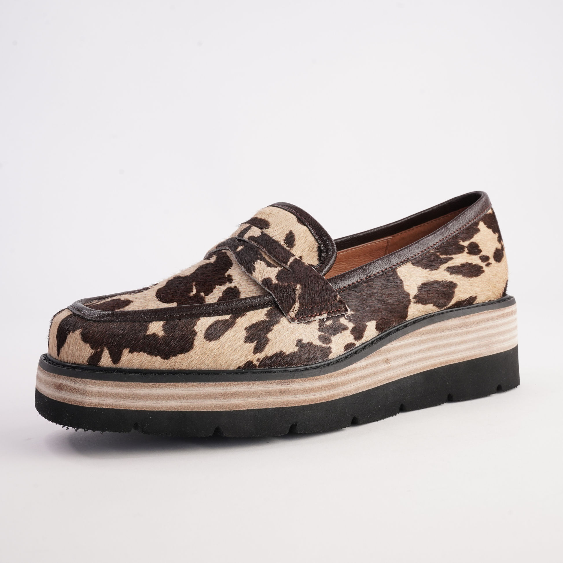 Paella Café Cow Leather Loafers