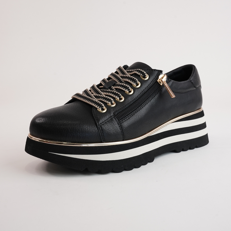 Eammes Black Leather Sneakers