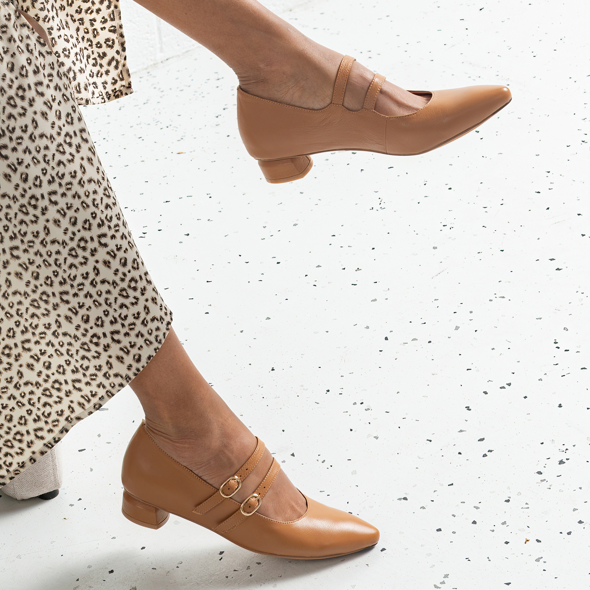 Fuela Dark Tan Leather Flats - DJANGO AND JULIETTE | Shouz