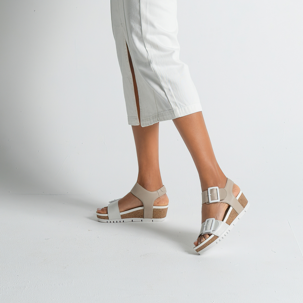 Quinn 02 Off White Kombi Leather Sandals - JOSEF SEIBEL | Shouz