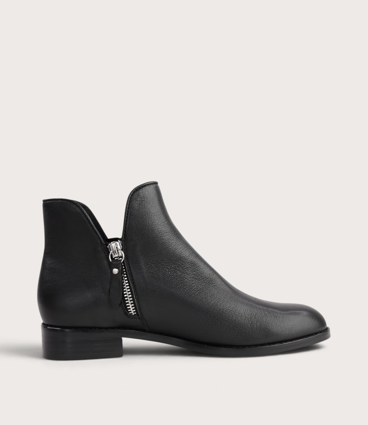 Noves Black Leather/ Black Heel Ankle Boots
