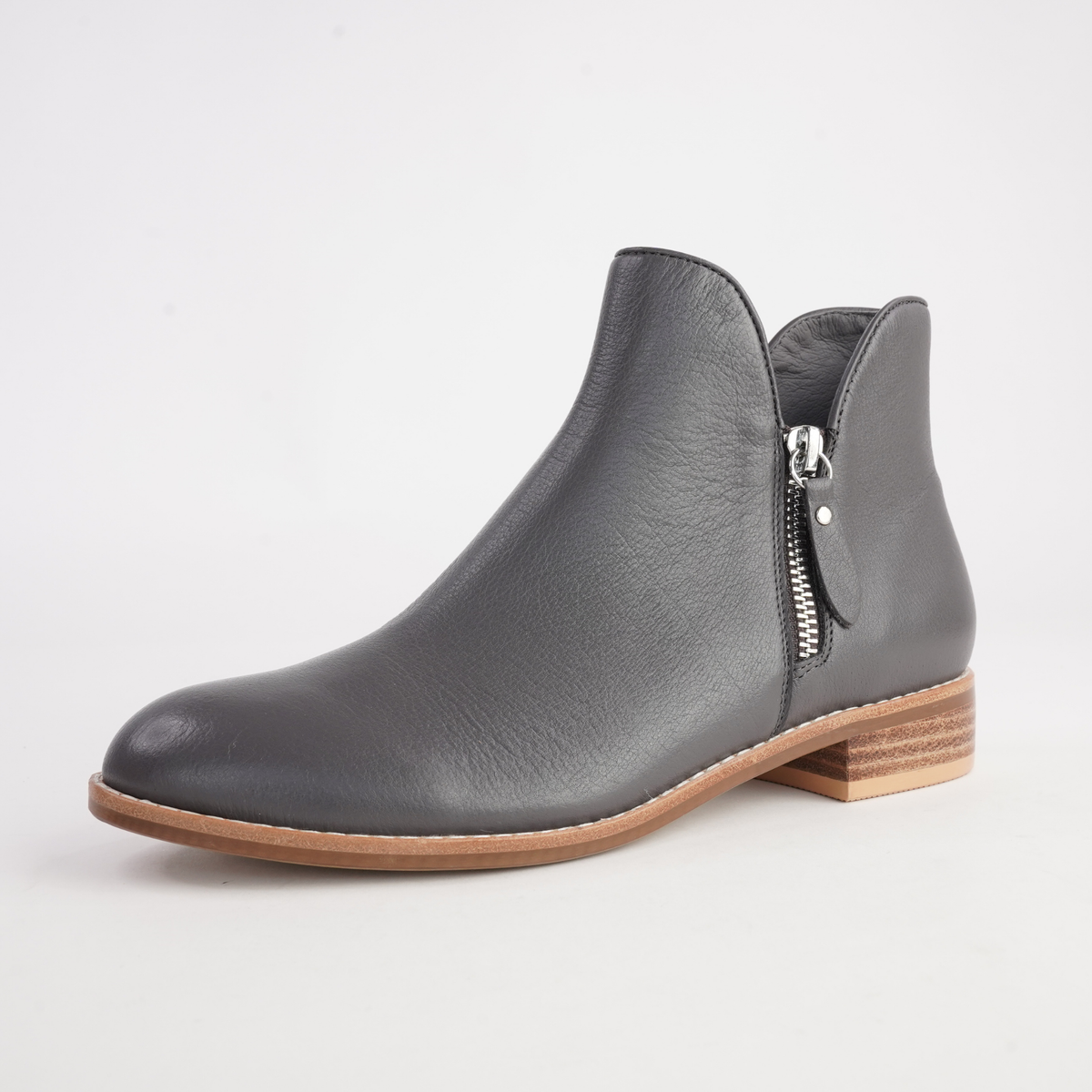 Noves New Charcoal Leather Boots - DJANGO AND JULIETTE | Shouz