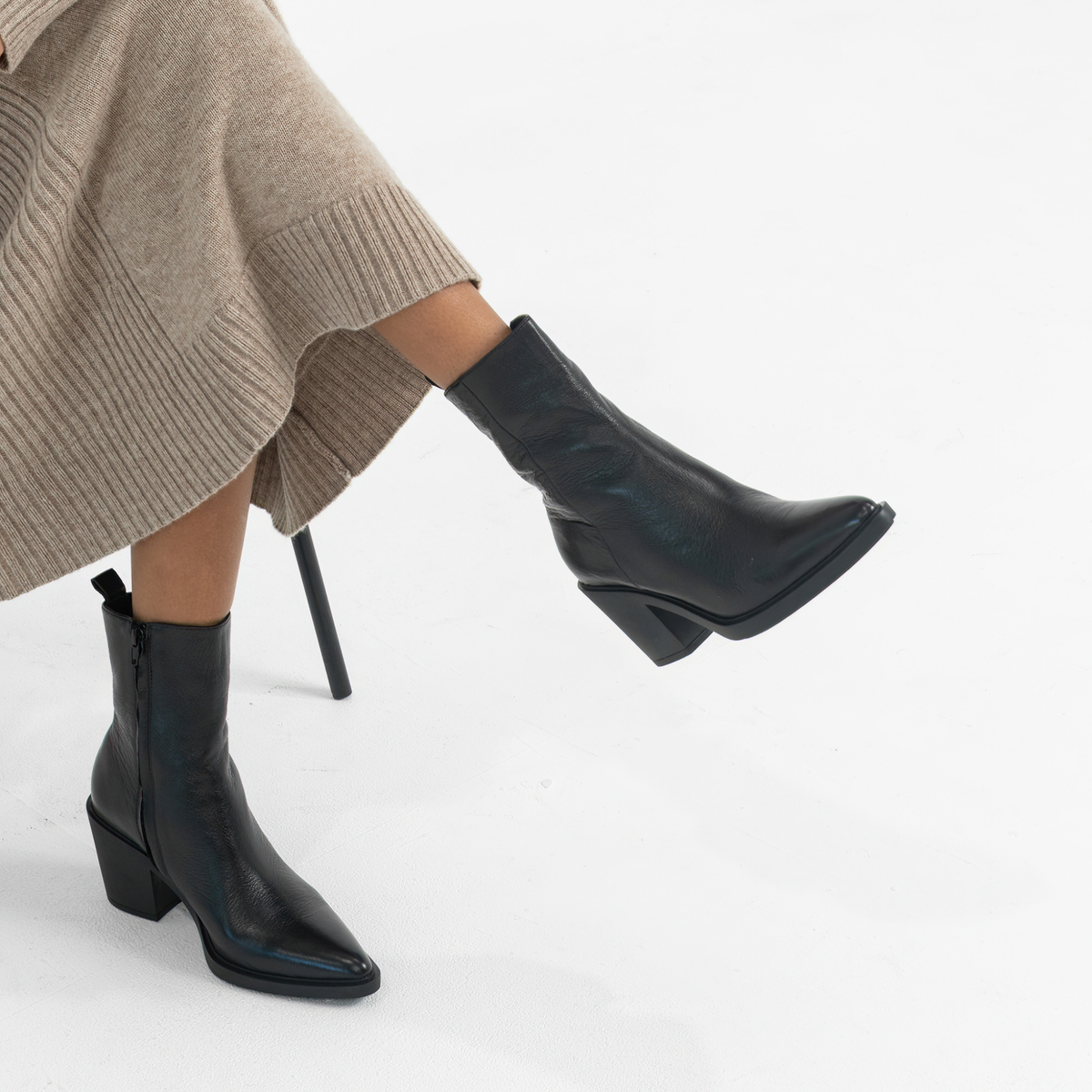 Lissbon Black Leather Ankle Boots
