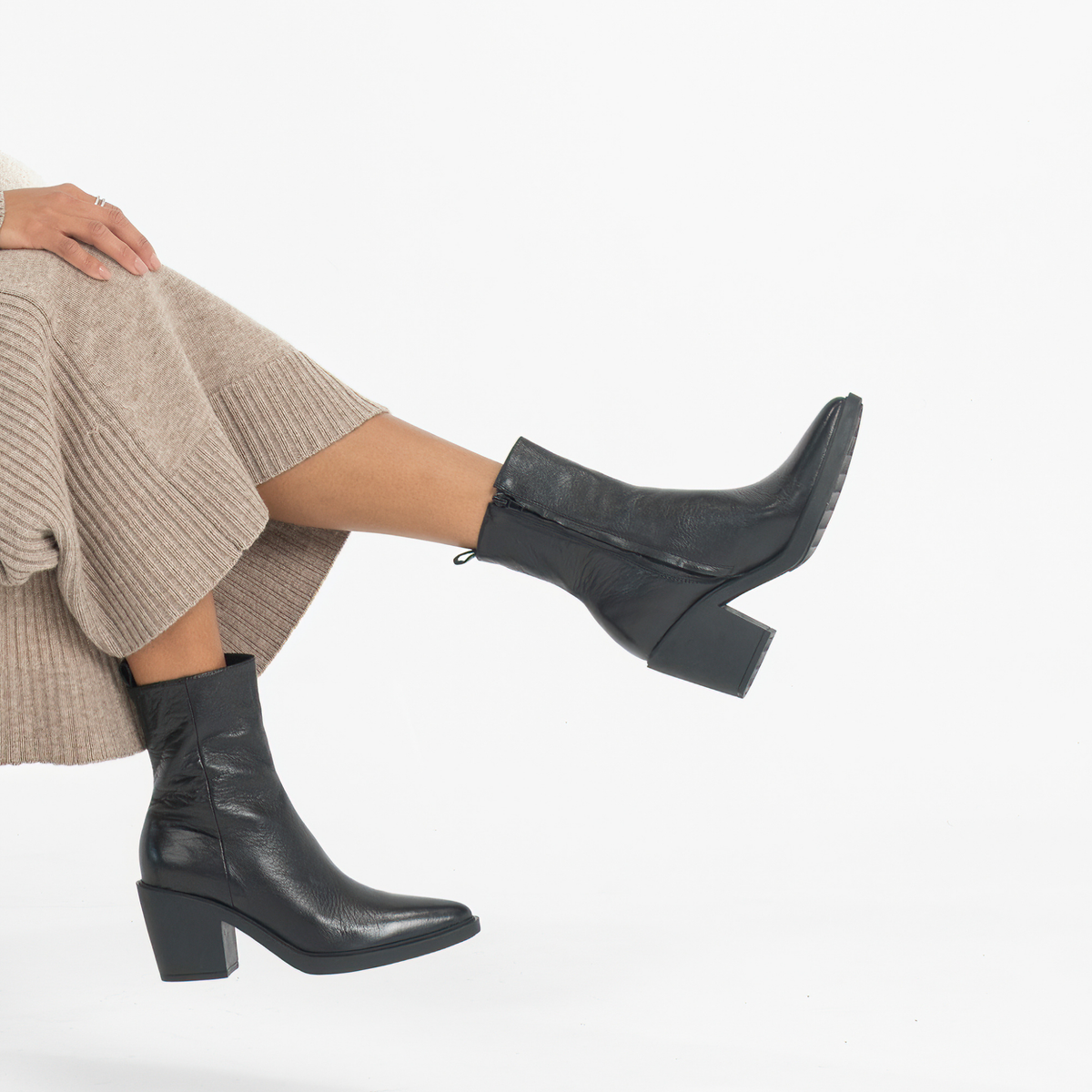 Lissbon Black Leather Ankle Boots