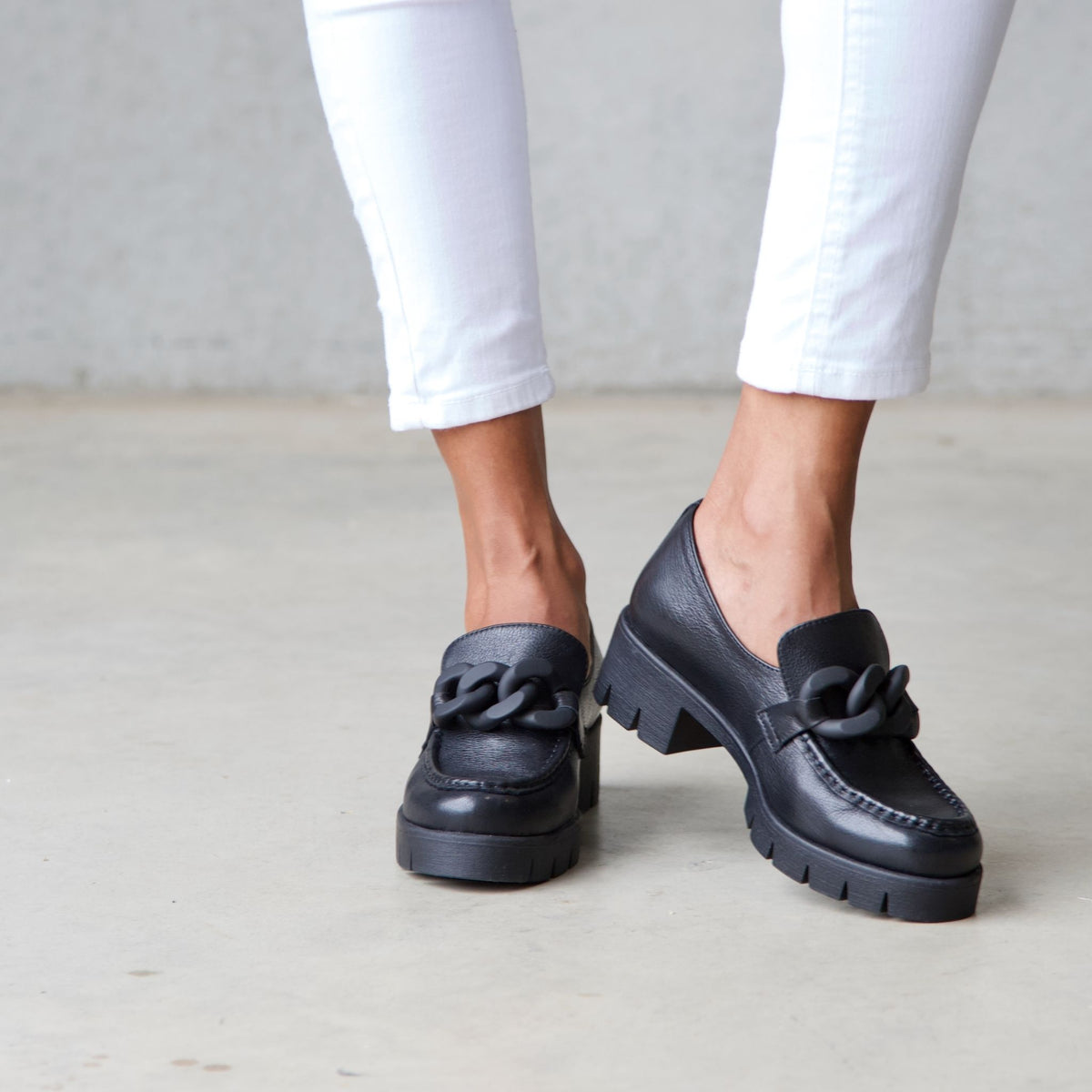 Hanini Black Leather Loafers