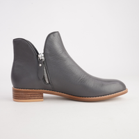 Noves New Charcoal Leather Boots - DJANGO AND JULIETTE | Shouz