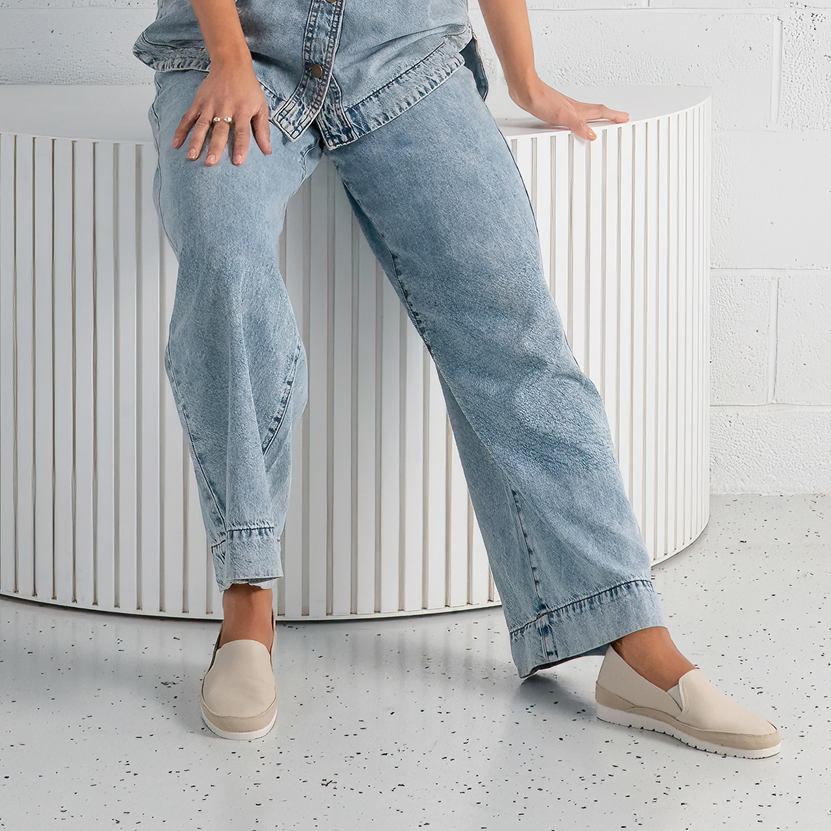 Nuria Crudo Leather Espadrilles - VERBENAS | Shouz