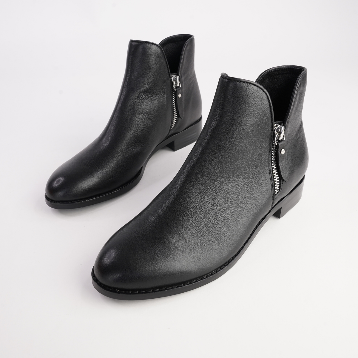 Noves Black Leather/ Black Heel Boots - DJANGO AND JULIETTE | Shouz