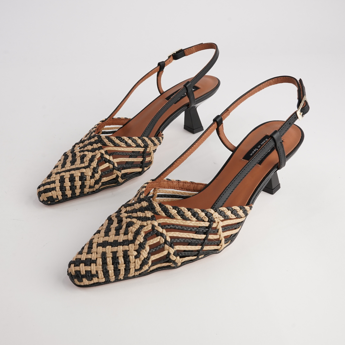 Ag-25063 Tostado Negro/ Negro Heels