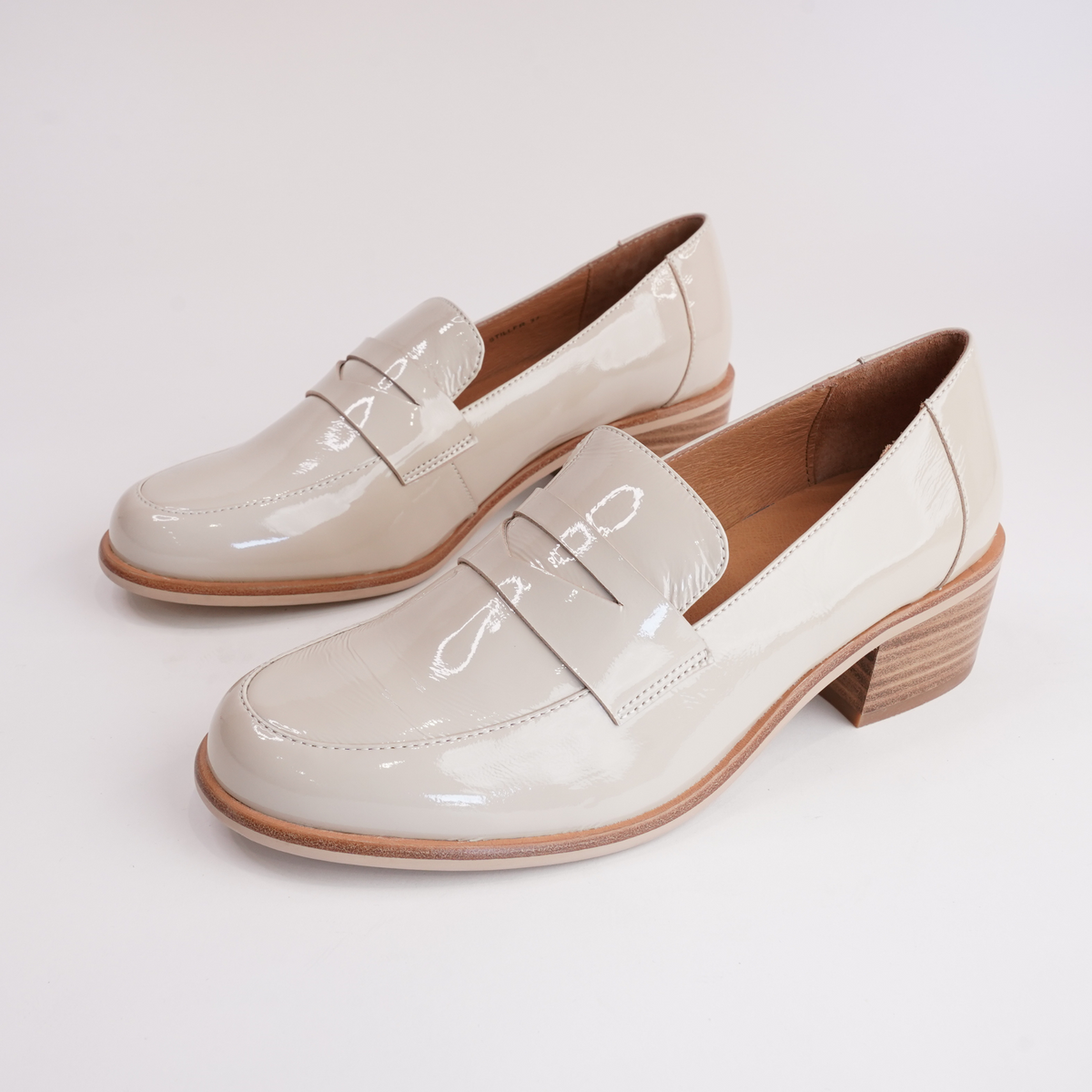 Stiller Nude Patent Leather Heeled Loafers