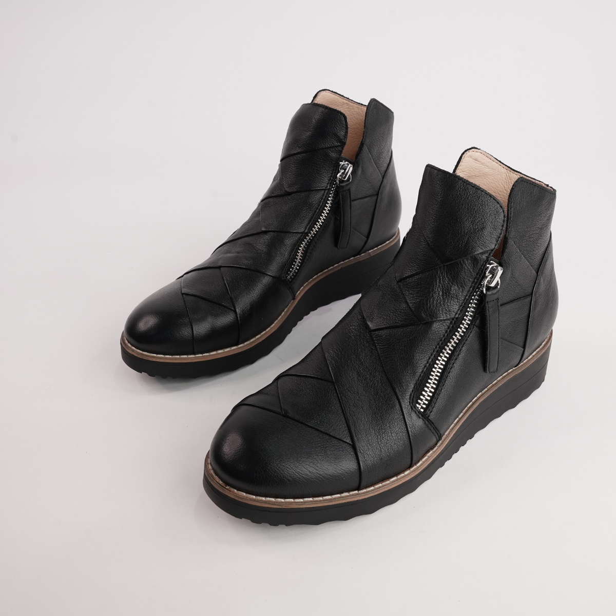 Omeah Black/ Black Leather Ankle Boots