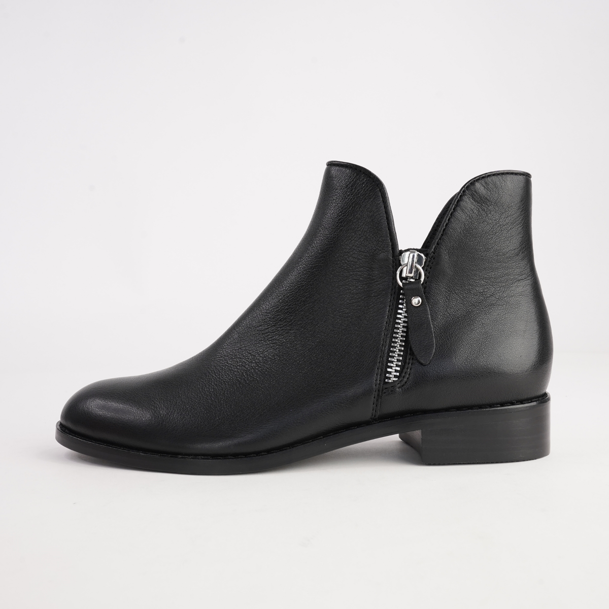 Noves Black Leather/ Black Heel Boots - DJANGO AND JULIETTE | Shouz