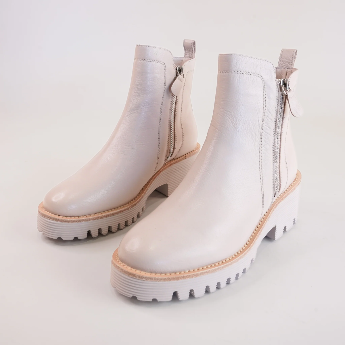 Waizey Nougat Leather Ankle Boots - DJANGO AND JULIETTE | Shouz