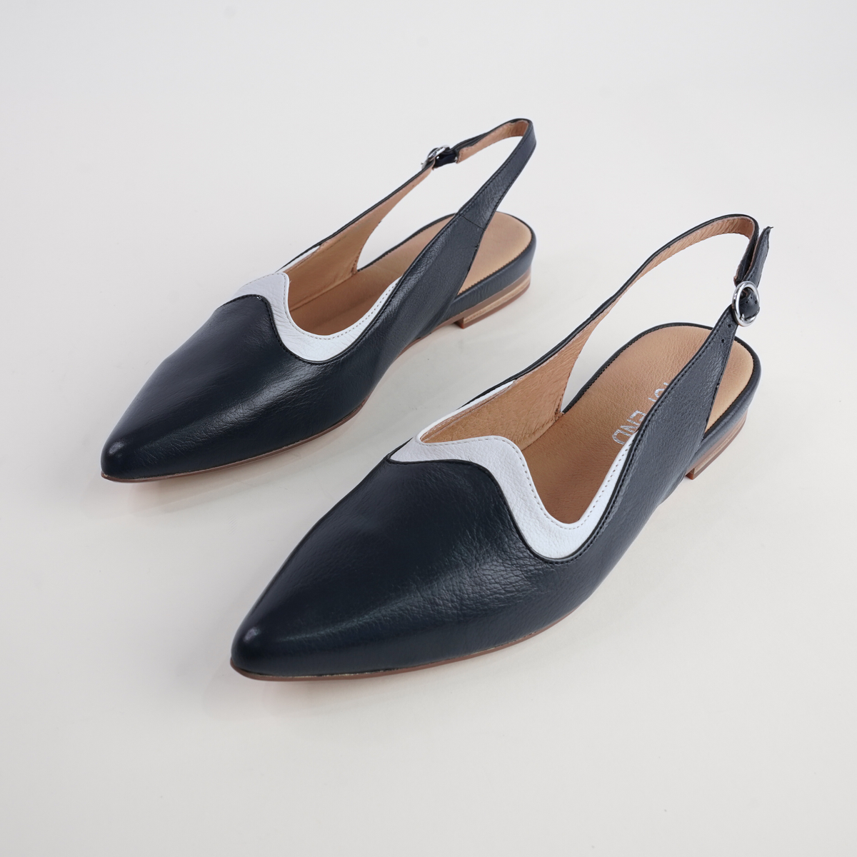 Yeska Navy Leather/ Ivory Flats