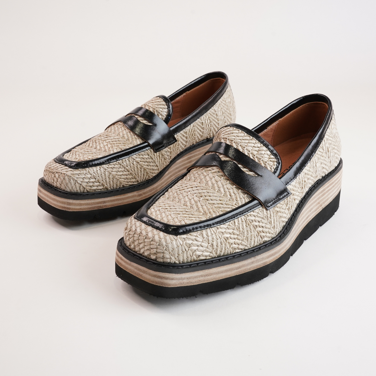 Paella  Natural/ Black Leather Loafers