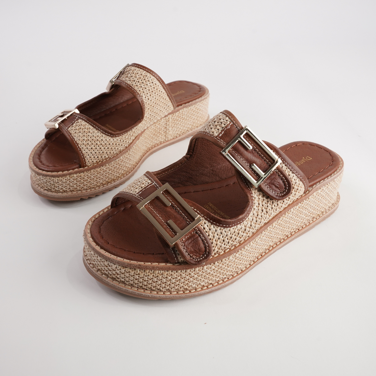 Vexta Choc Leather/ Natural Raffia Slides