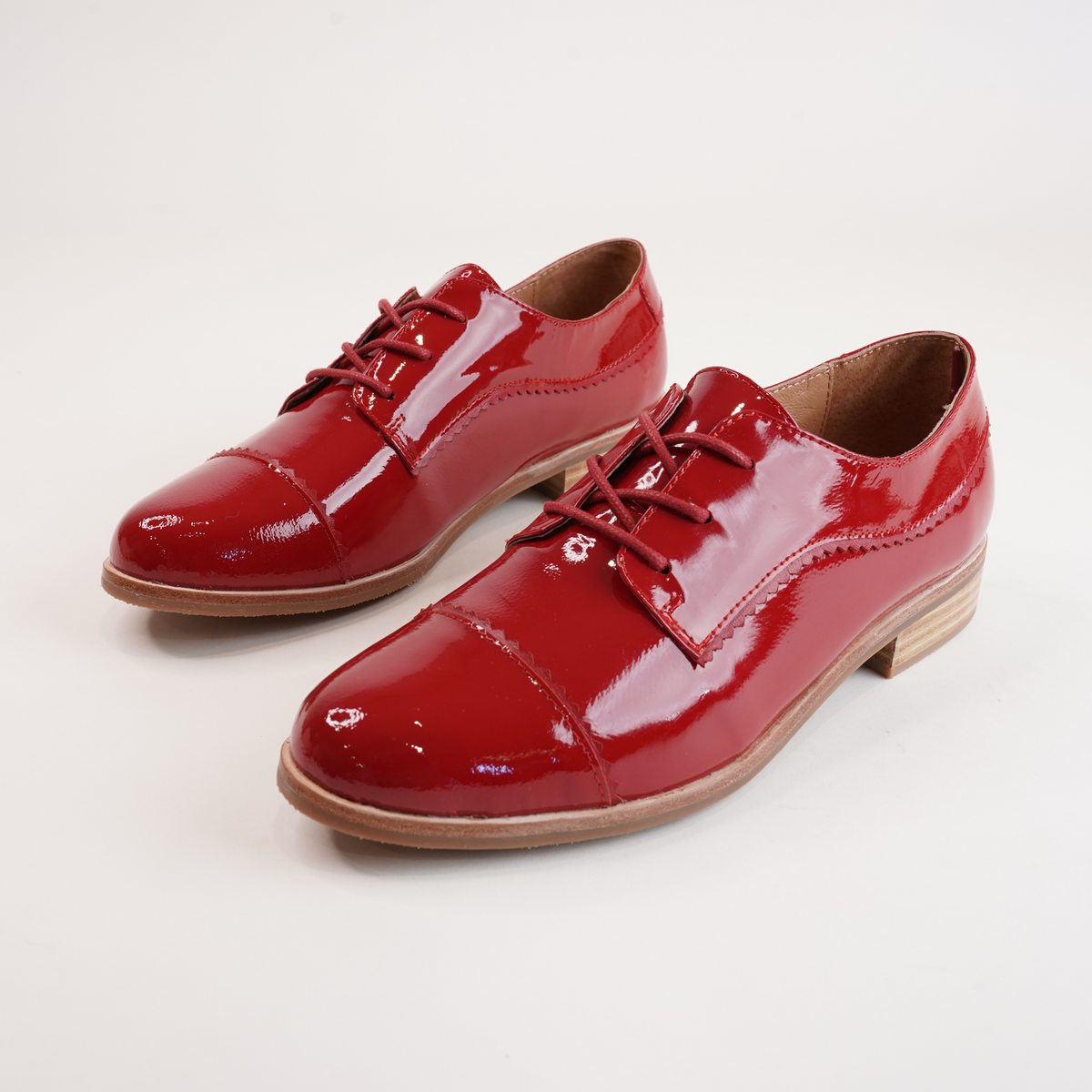 Leeze Dark Red Patent Leather Lace Up Flats