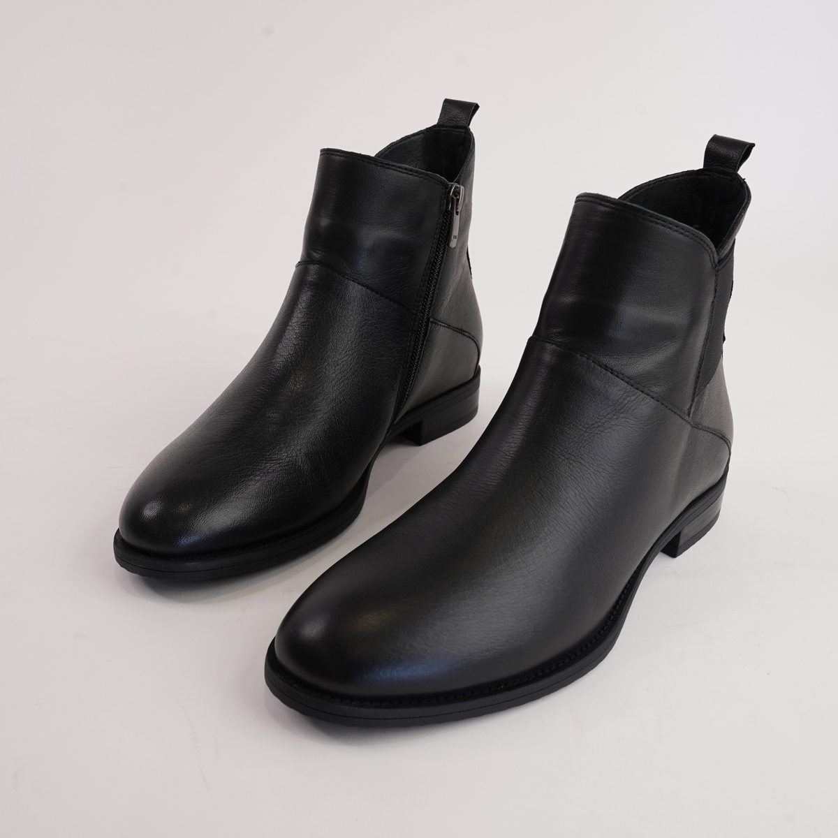 Gamma Black Leather Ankle Boots