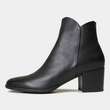 Mockas Black Leather Ankle Boots - DJANGO AND JULIETTE | Shouz