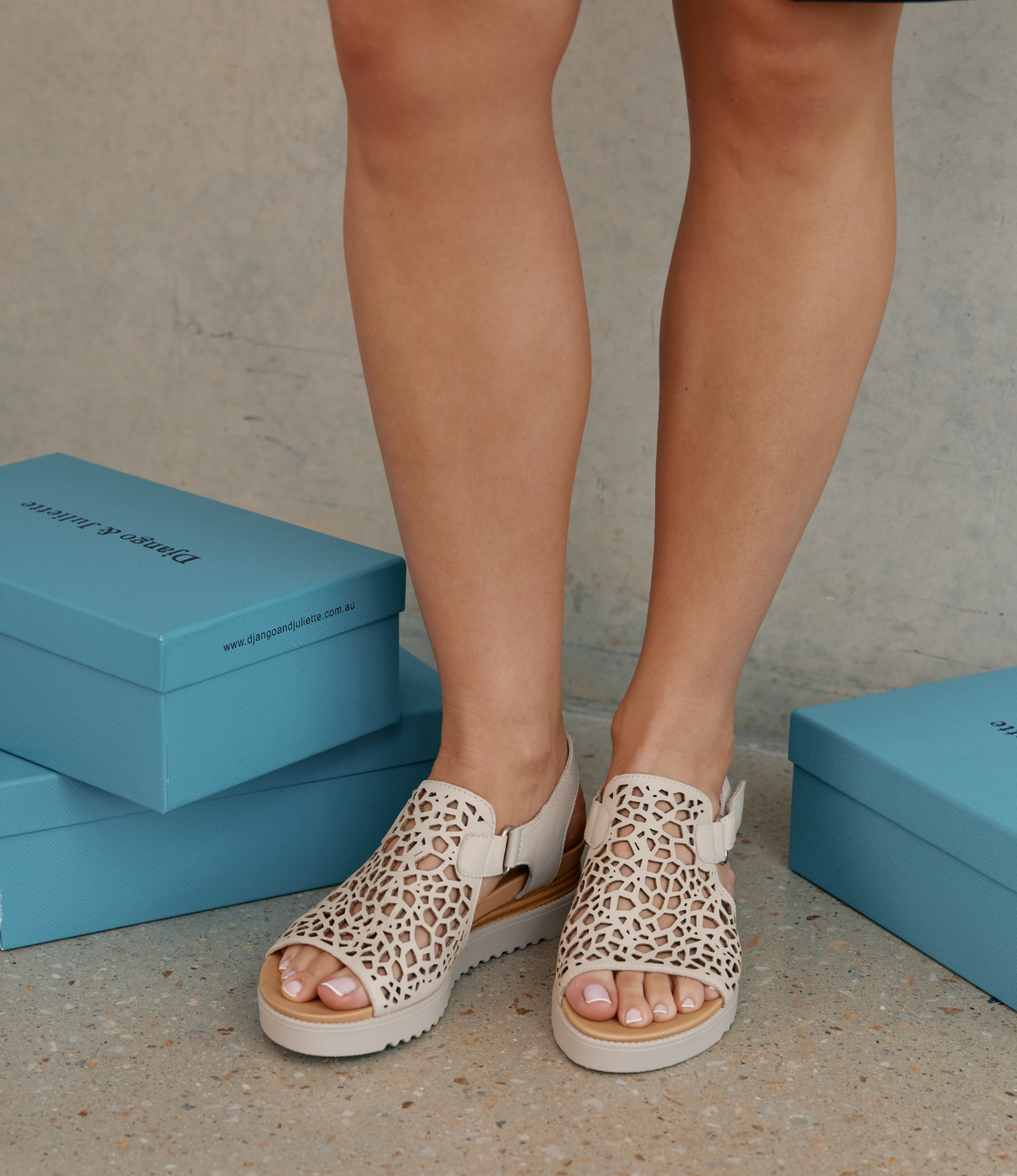 Ansh Almond Leather Sandals - DJANGO AND JULIETTE | Shouz