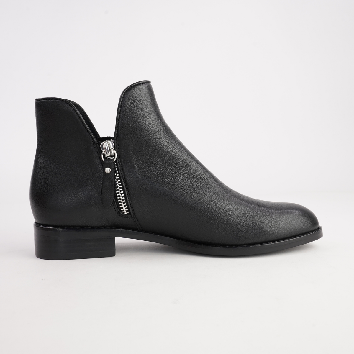 Noves Black Leather/ Black Heel Boots - DJANGO AND JULIETTE | Shouz
