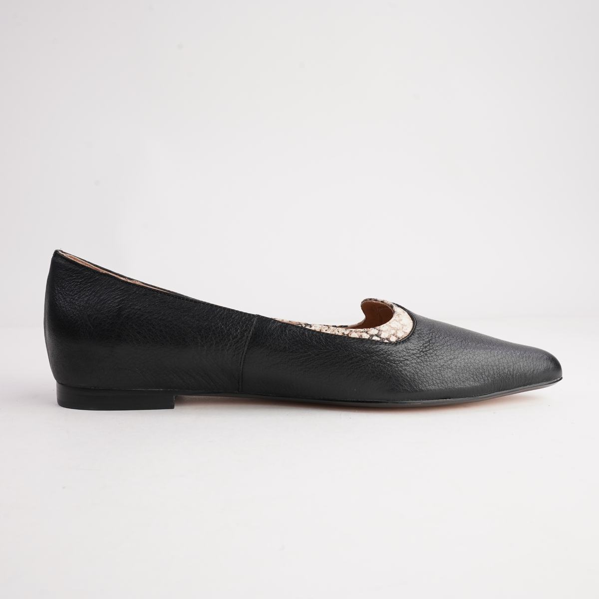Yibbie Black Leather/ Latte Snake Flats - TOP END | Shouz