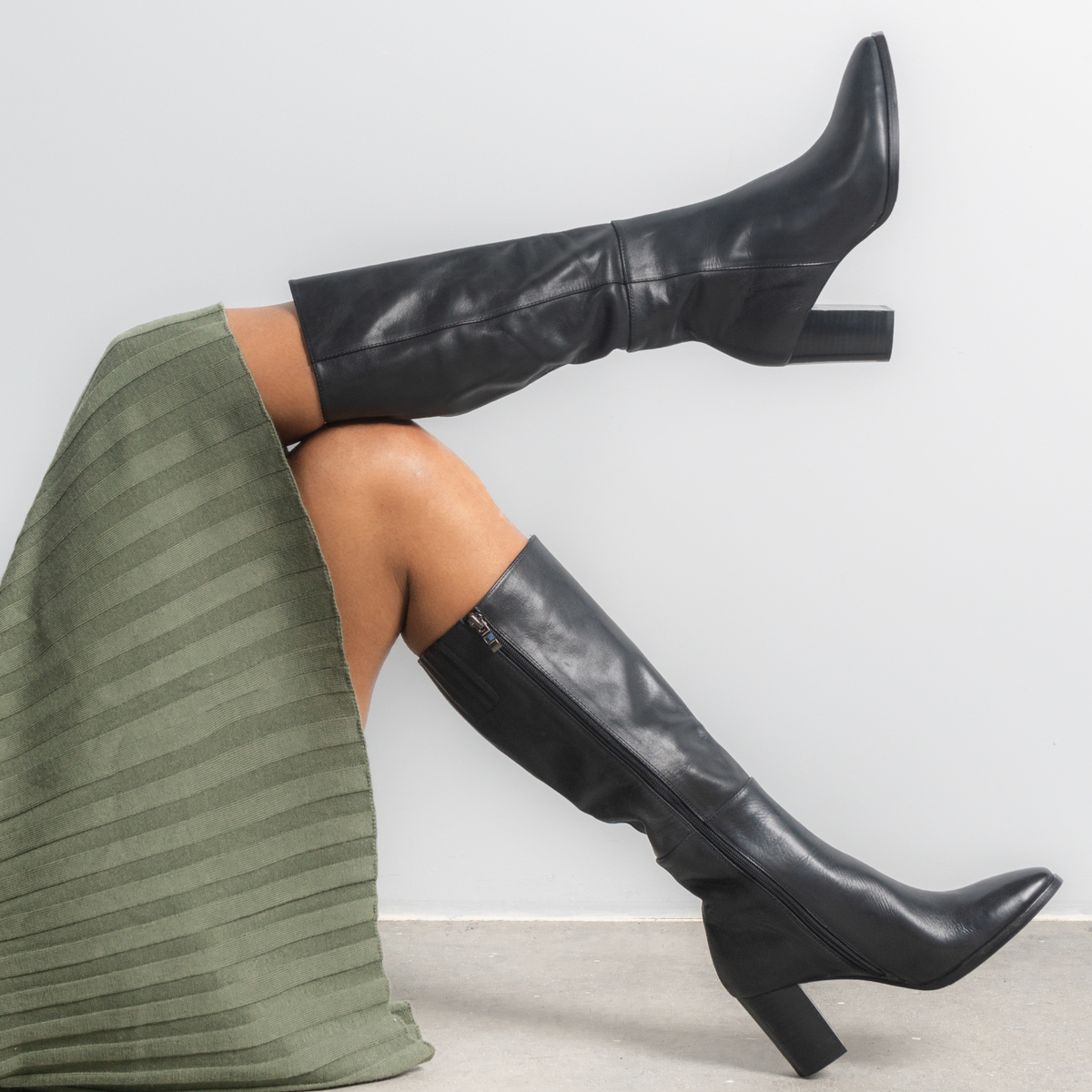 Allouta Black Leather Knee High Boots - Shouz
