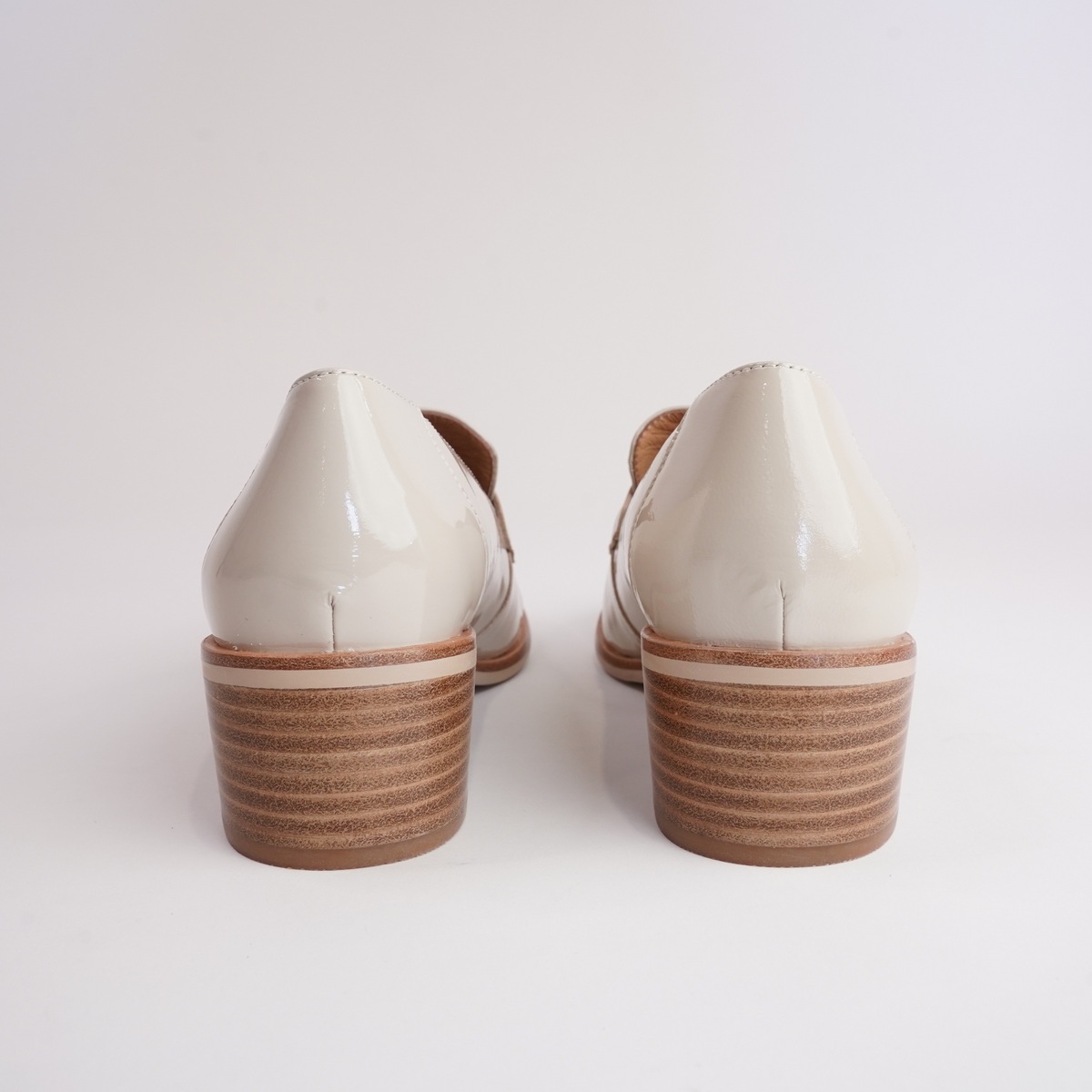 Stiller Nude Patent Leather Heeled Loafers - BRESLEY | Shouz