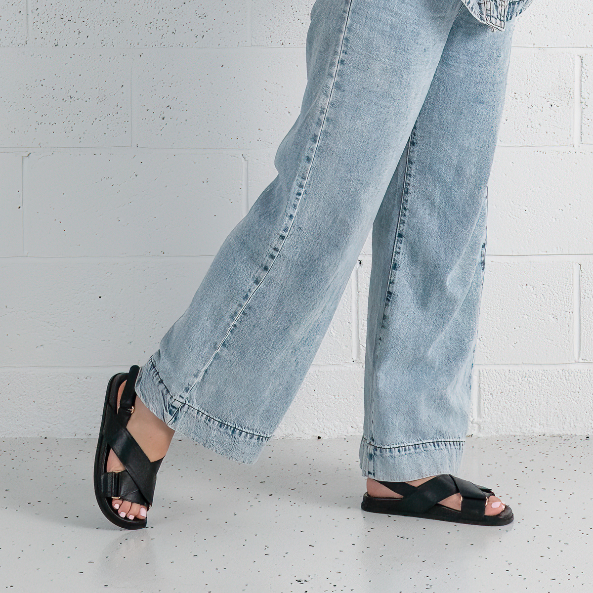 Haylow Black Leather Sandals - MOLLINI | Shouz